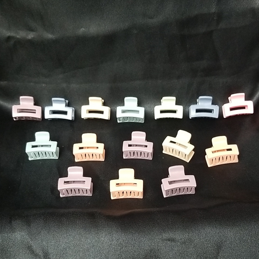 Set of 15 Colorful 1" Hair Clips